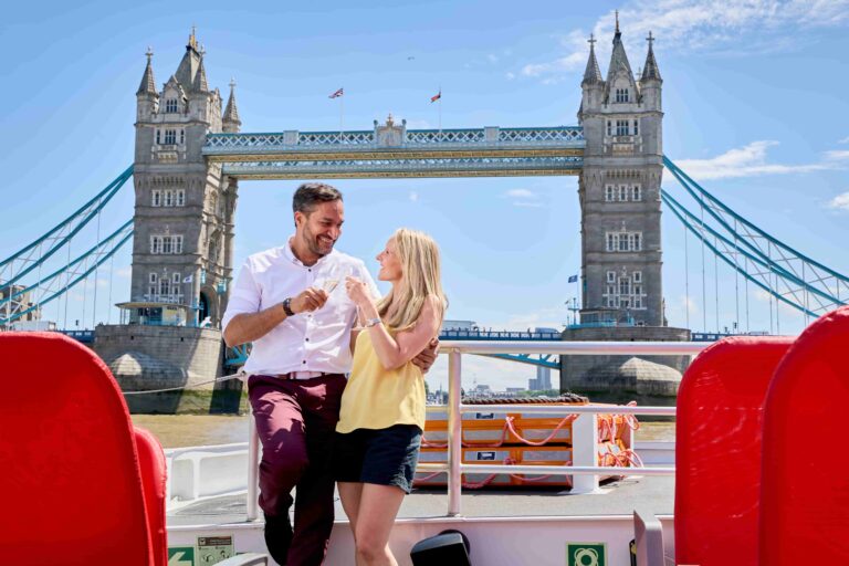 Romantic River Thames cruise with views of Tower Bridge
