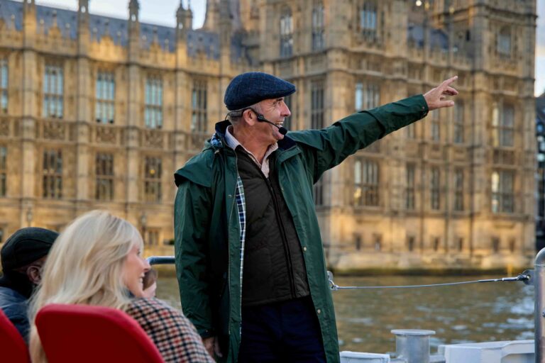 Live guided River Thames cruise with expert local commentary
